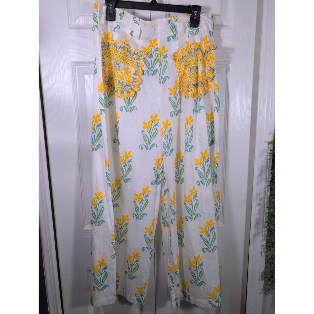 POL Floral Pattern White Black Ruffled Pocket Pants Large